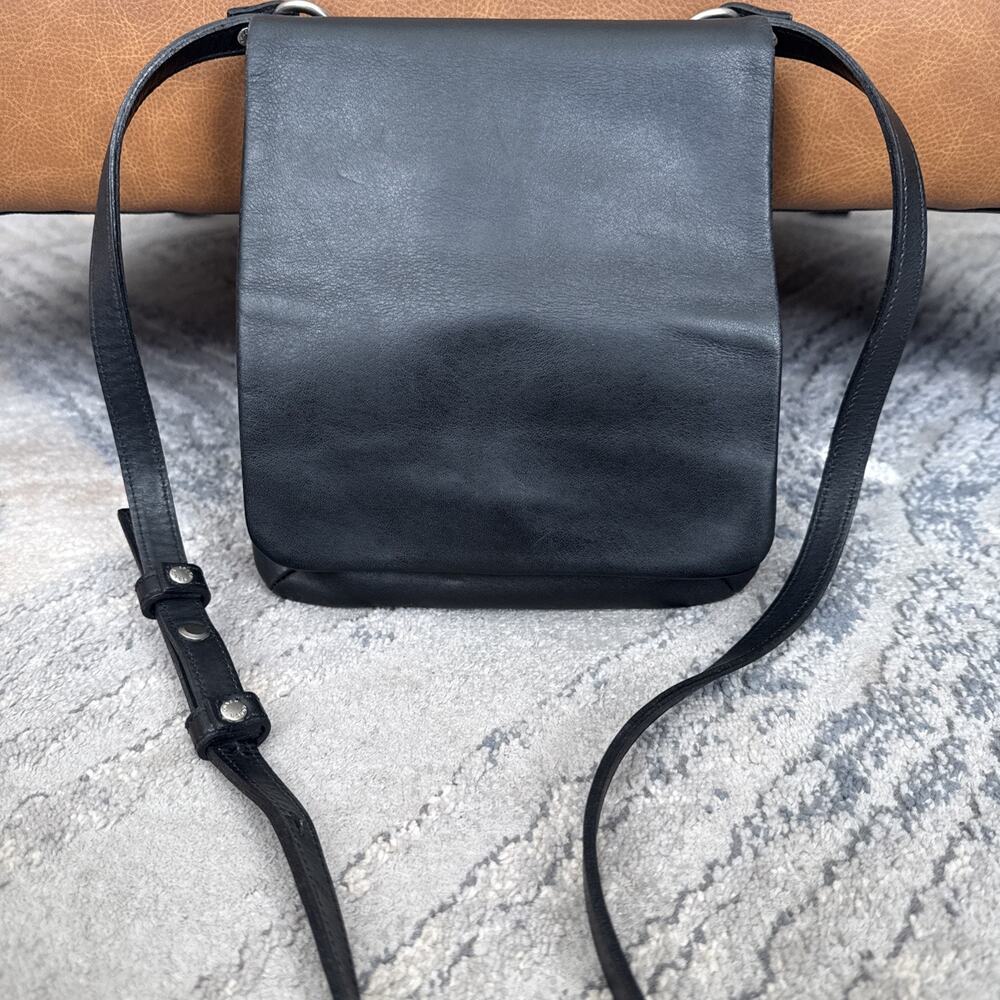 COACH Vintage Black Leather Crossbody/Shoulder Bag #9473 / Adjustable Strap Q